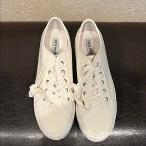 Steve Madden Women's Cream Platform Lace-Up Sneakers